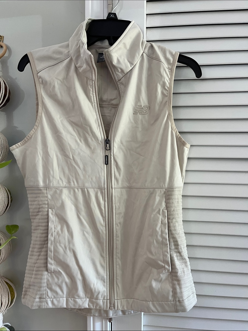 New Balance Women's Cream Zip-Front Side-Panel Vest